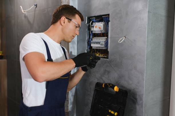 Best Circuit Breaker Repair  in Splendora, TX